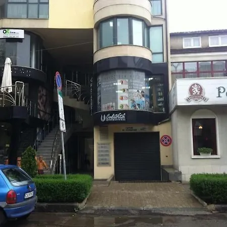Guest With Living Room, Dining And Kitchen Next To Center Sofia