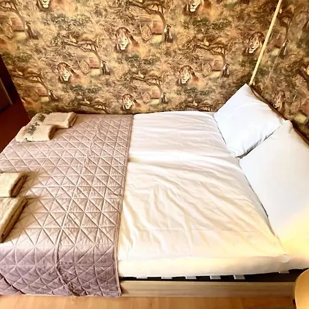דירה Guest With Living Room, Dining And Kitchen Next To Center