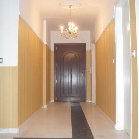 Guest With Living Room, Dining And Kitchen Next To Center סופיה