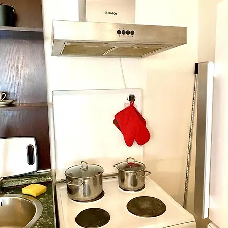 Guest With Living Room, Dining And Kitchen Next To Center * סופיה