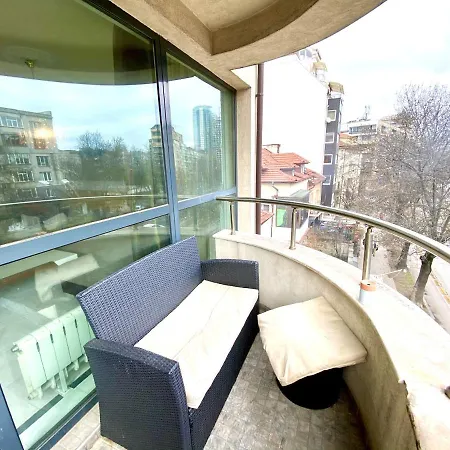 Guest With Living Room, Dining And Kitchen Next To Center *