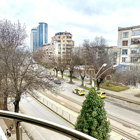 דירה Guest With Living Room, Dining And Kitchen Next To Center