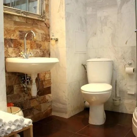 Guest With Living Room, Dining And Kitchen Next To Center Sofia