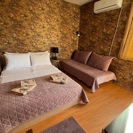 Apartament Guest With Living Room, Dining And Kitchen Next To Center Sofia